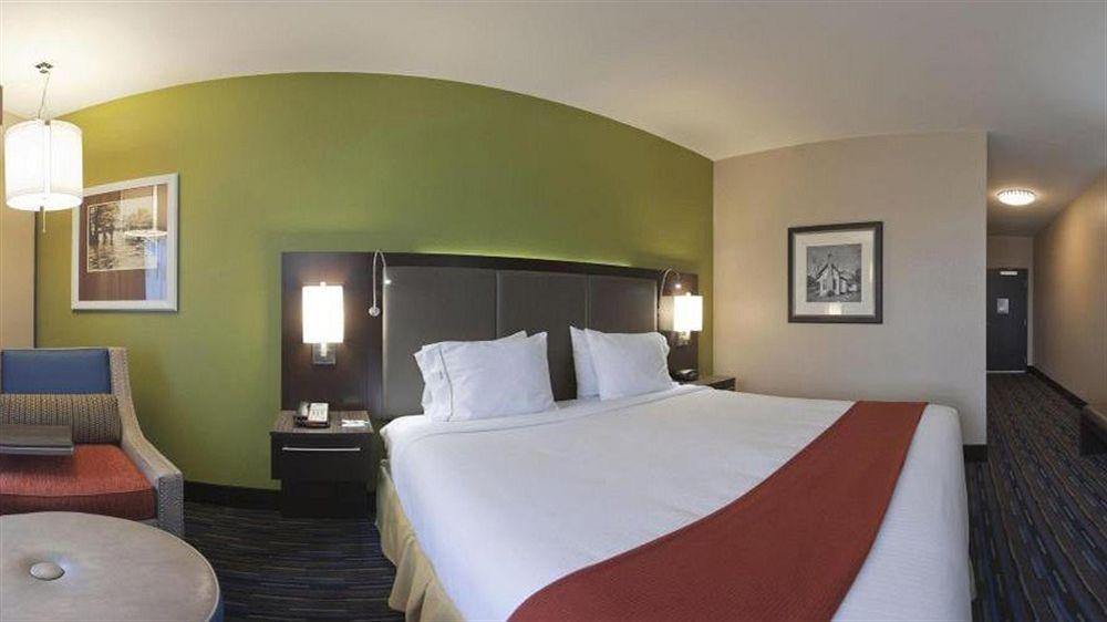 Holiday Inn Express Fulton By Ihg Bagian luar foto